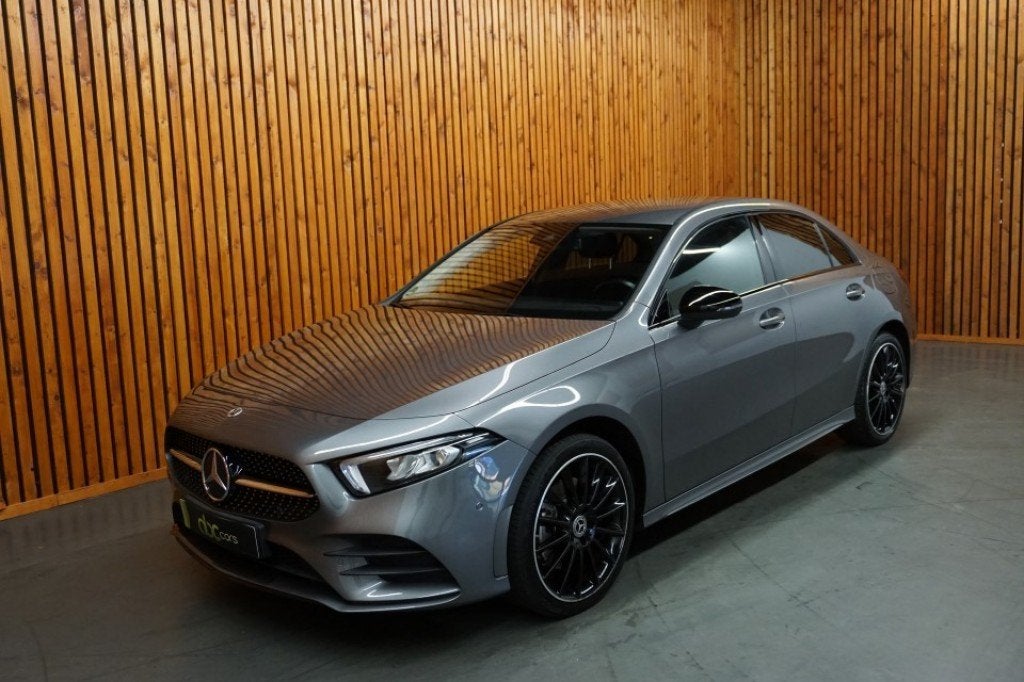 Mercedes-benz A-KLASSE 250 E AMG LINE LIMOUSINE, Auto's, Automaat, Gebruikt, Huisgarantie, 4 cilinders