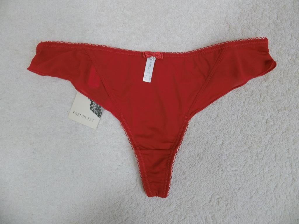 Prachtige Rode String met Goudborduursel maat S-M-L-XL (021), Femilet, Ophalen of Verzenden, Rood, String