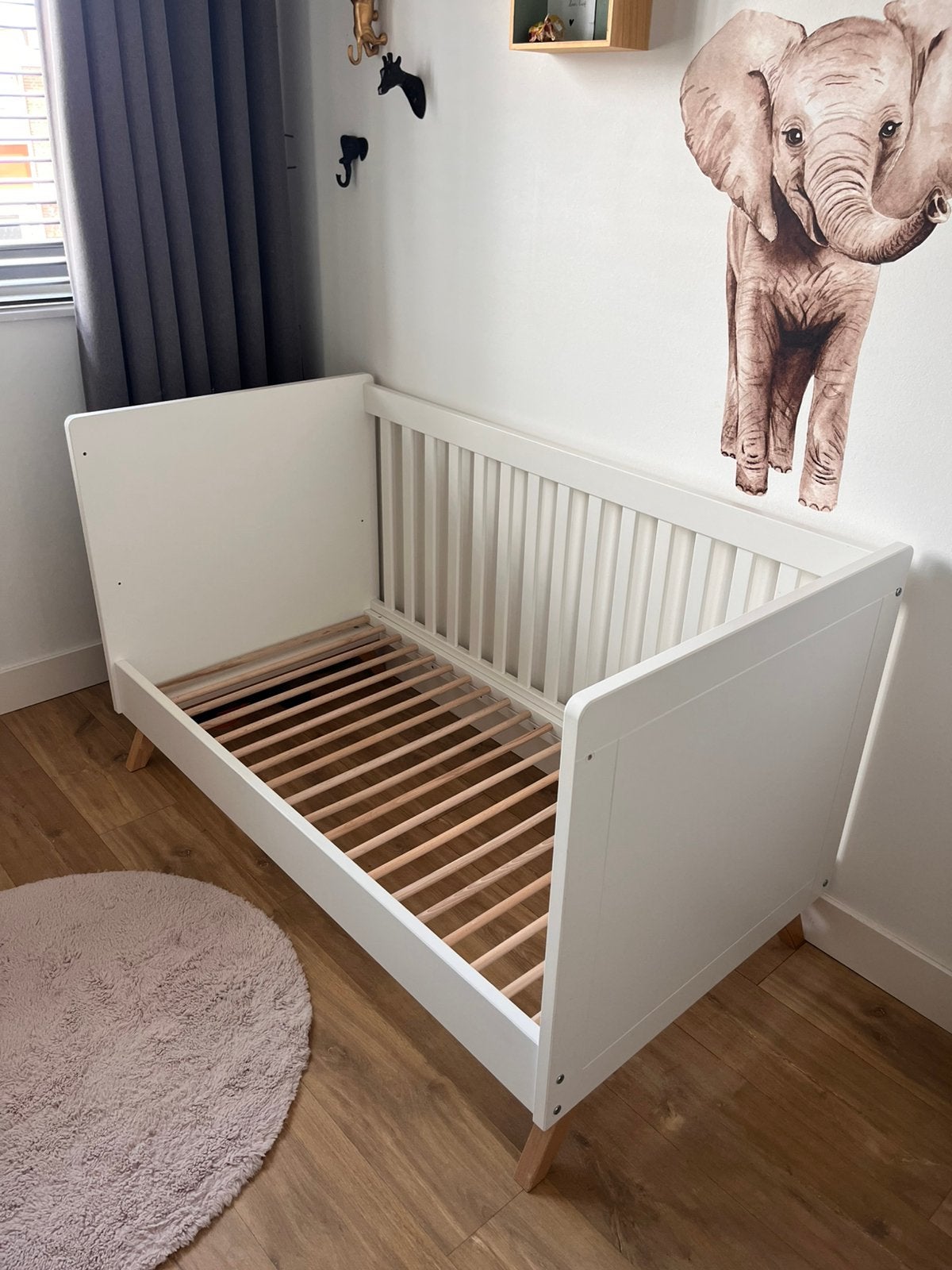 Bopita ledikant 70x140 om te bouwen naar peuterbed, Kinderen en Baby's, Babywiegjes en Ledikanten, Ophalen, Zo goed als nieuw