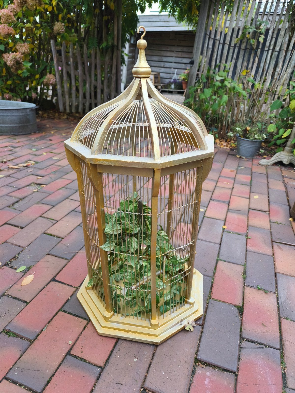 Decoratieve vogelkooi, goudkleurig, onderkant open, Ophalen, Gebruikt, Goud, Metaal