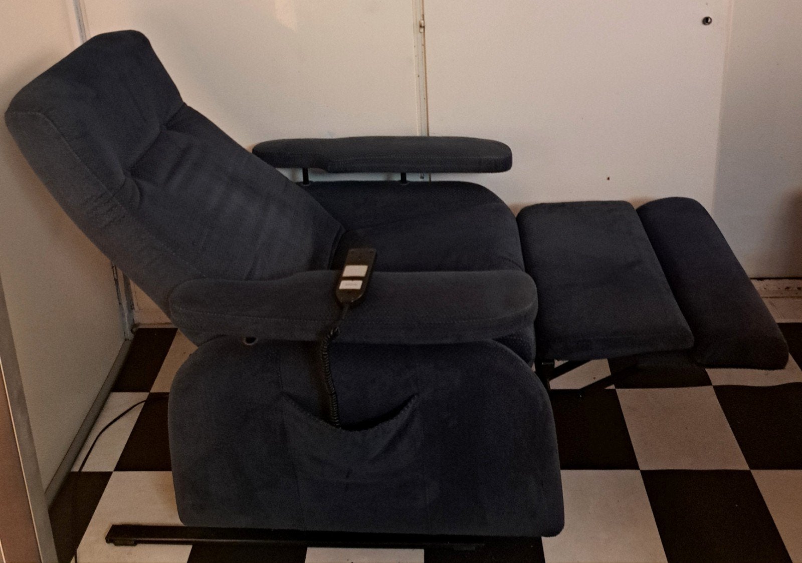 Sta- op stoel relaxfauteuil DOGE | Modulair Compact Kwalitat, Huis en Inrichting, Fauteuils, Ophalen, Gebruikt, 50 tot 75 cm