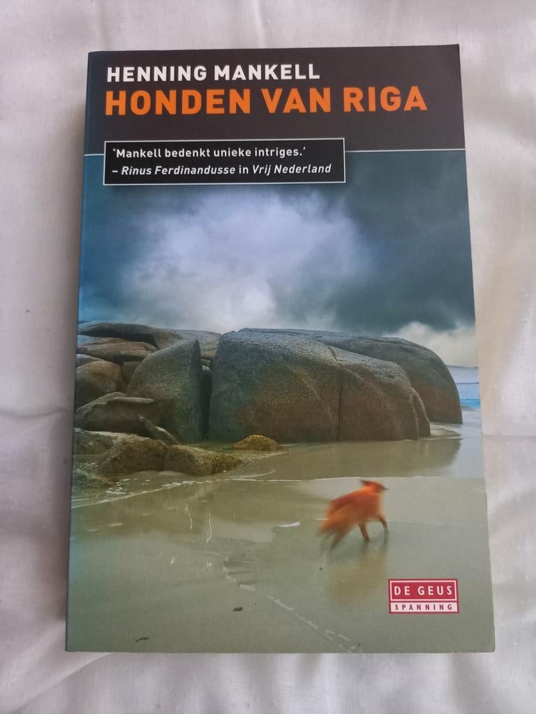 h01 Henning Mankell - Honden van Riga, Ophalen of Verzenden, Gelezen, Henning Mankell