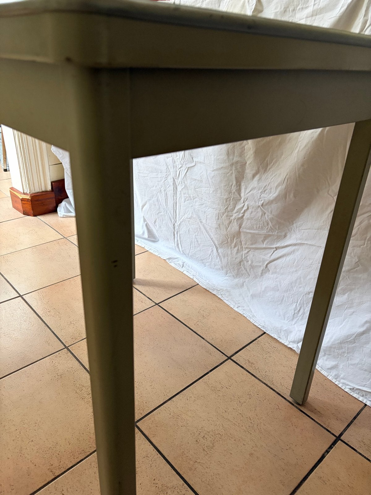 Industriële tafel, groen, metaal, Ophalen, Minder dan 50 cm, Gebruikt, Tot twee personen