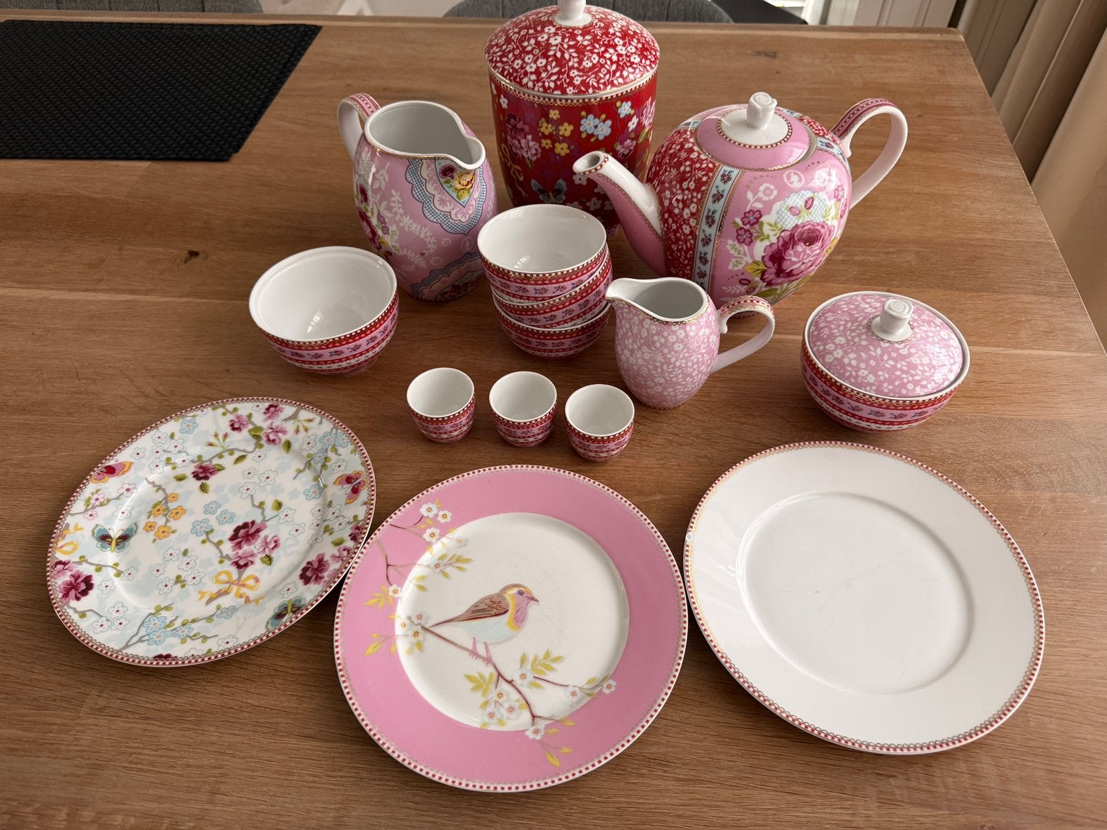 Pip Studio servies roze rood met bloemen en linten, Ophalen