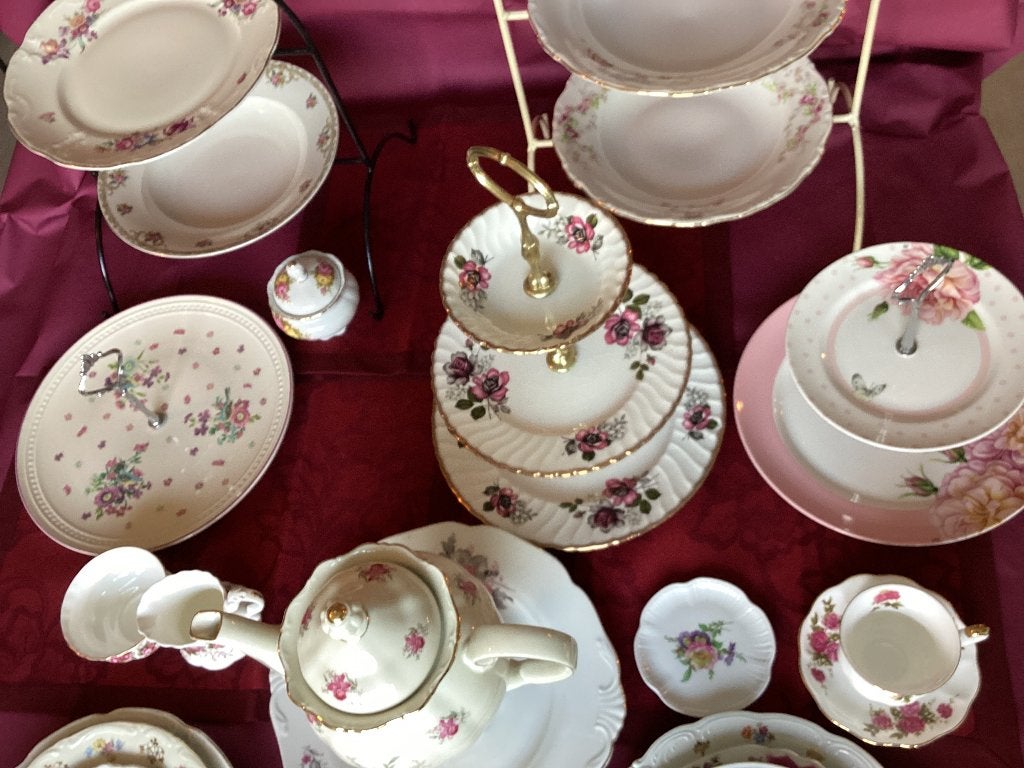 Vintage High Tea servies huren voor feest, bloemen, gouden r, Ophalen, Gebruikt, Verjaardag