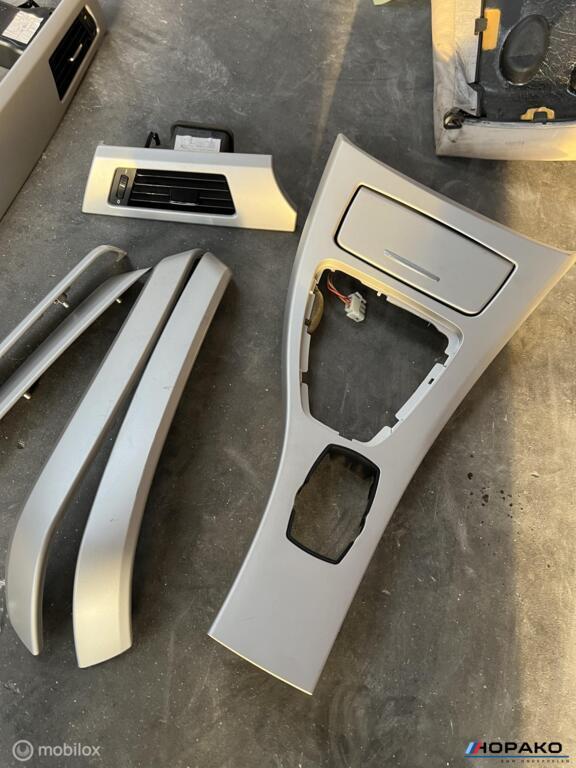 Interieurlijsten set origineel grijs BMW 3-serie E90 E91 LCI, Gebruikt, Ophalen of Verzenden, BMW, BMW