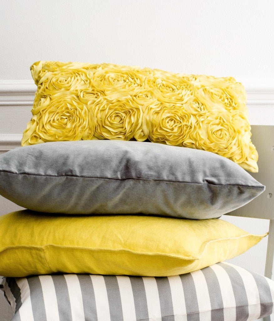 2x H&M kussensloop kussenhoes 30x50 cm roos geel bloemen, Eenpersoons, Hoeslaken of Sloop, Nieuw, Ophalen of Verzenden