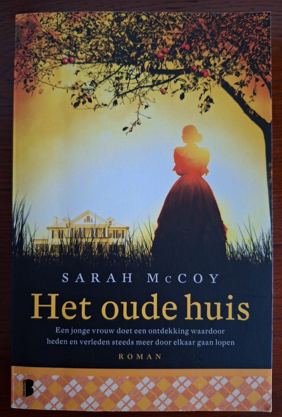 Sarah McCoy - Het oude huis, Ophalen of Verzenden, Zo goed als nieuw