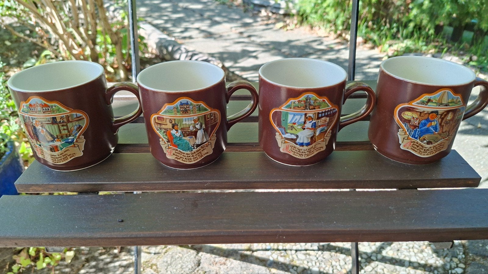 Vintage Douwe Egberts Mokken - Bruin met Afbeelding, Ophalen of Verzenden, Steen/keramiek, Overige typen, Gebruikt