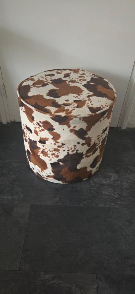 Mooie poef, Ophalen, Rond, Minder dan 50 cm, Minder dan 50 cm