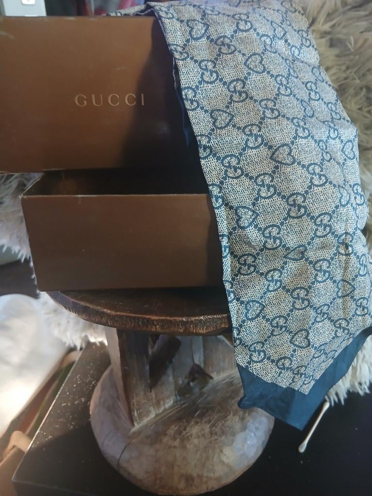 Gucci Sjaal met GG-patroon, Gucci, Ophalen of Verzenden, Gedragen, Sjaal