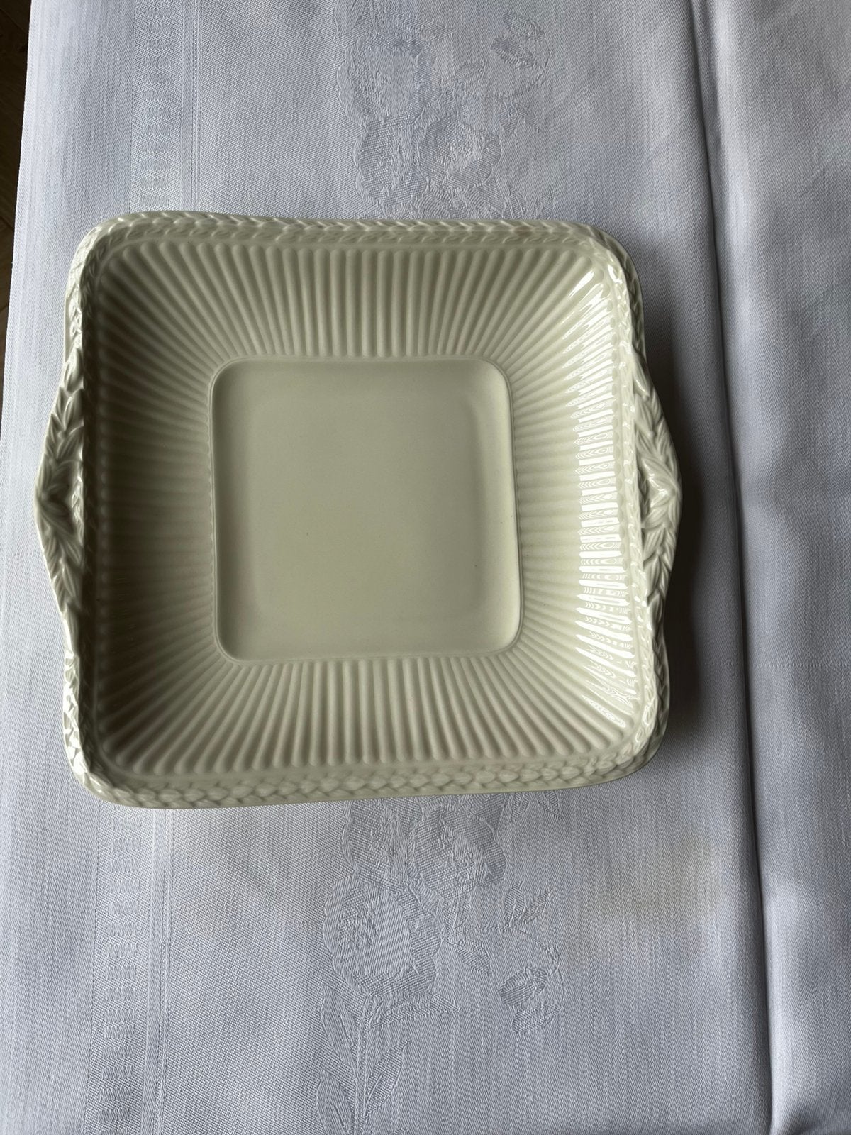 Wedgwood Edme cakeschaal 25x23 cm (puntgaaf), Ophalen of Verzenden