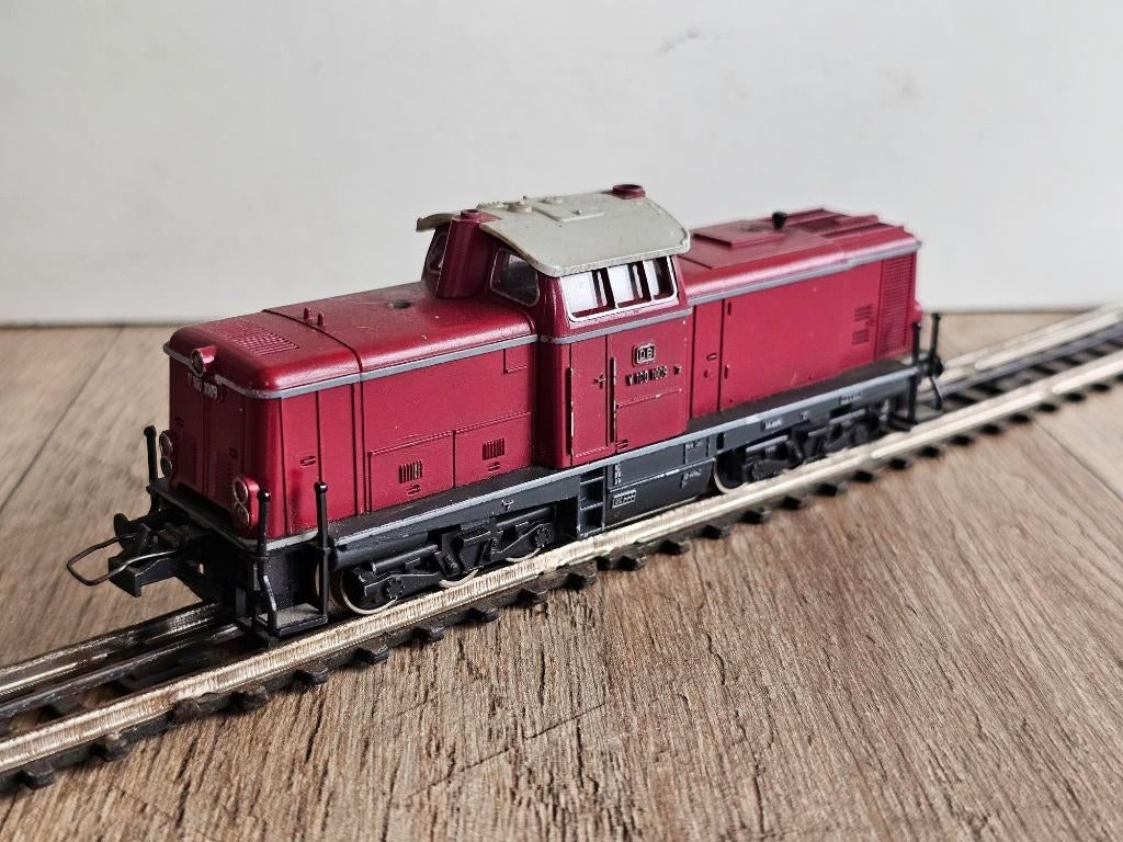 Modeltrein H0 TRIX-EXPRESS V100 LOKOMOTIEF metaal GETEST OK, Trix, Ophalen of Verzenden, Zo goed als nieuw, Gelijkstroom