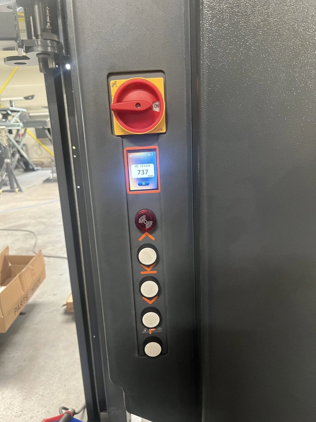 Wolf WL250NG UNIEKE 2 koloms hefbrug 5 ton, independent lift, Ophalen, Nieuw