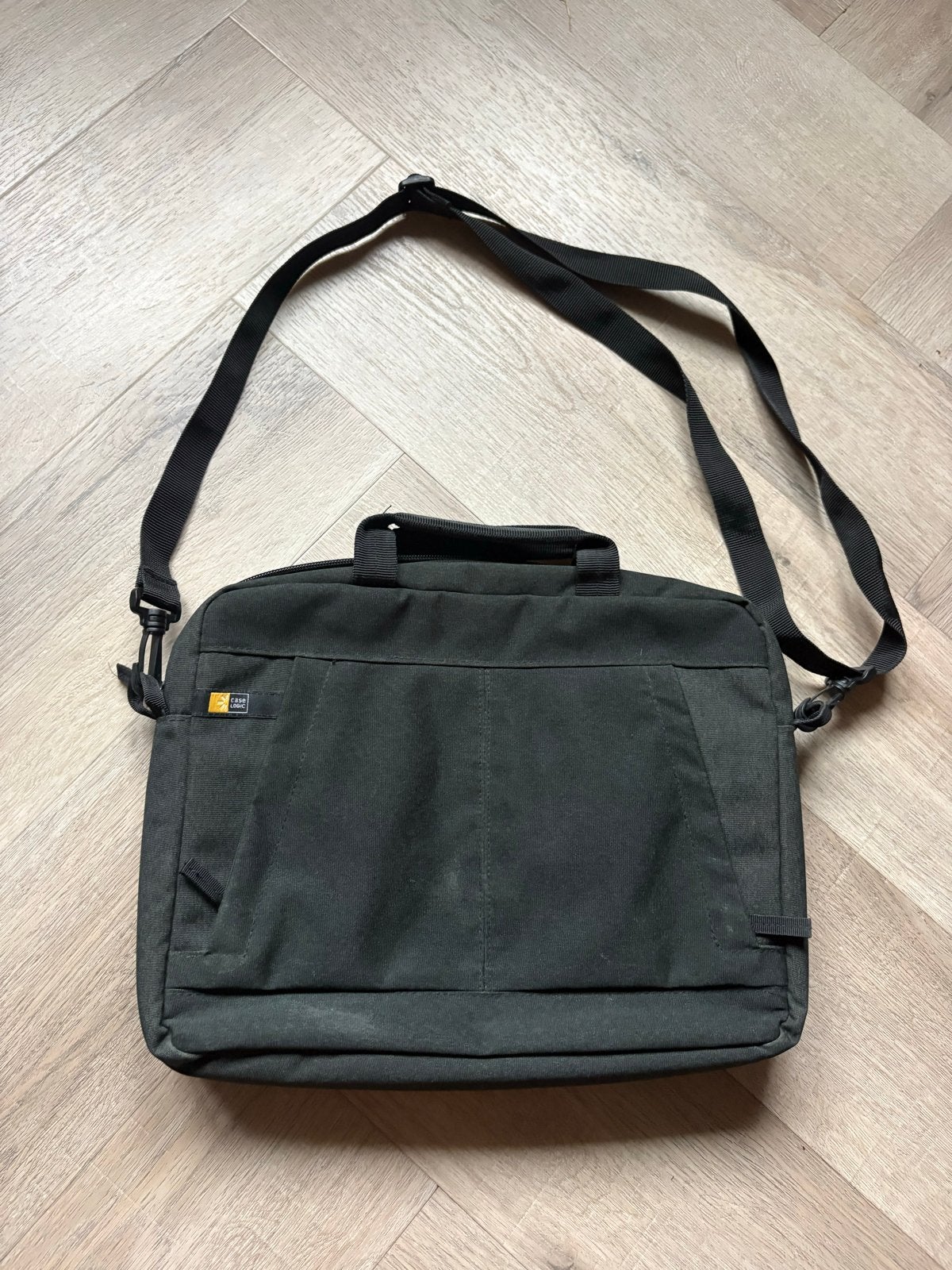 Case Logic laptop tas - Zwart, Gebruikt, Gevoerd laptopvak, 15 inch, Ophalen of Verzenden