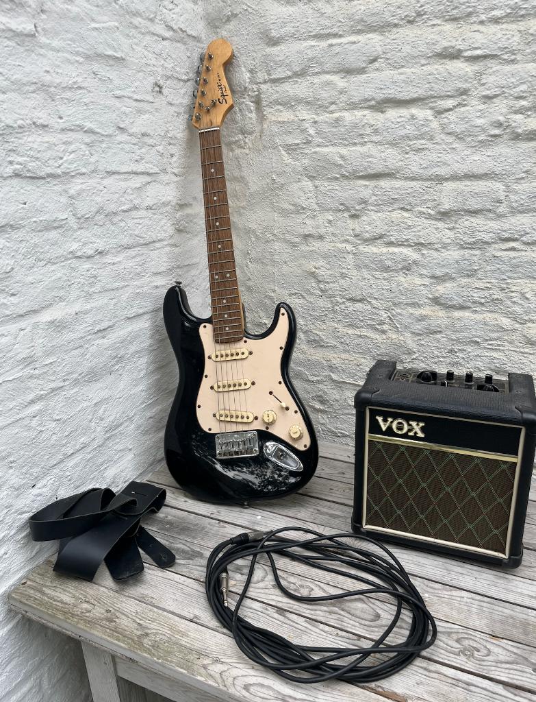 squier gitaar fender model 3/4 met VOX versterker, Ophalen of Verzenden, Gebruikt, Solid body, Fender