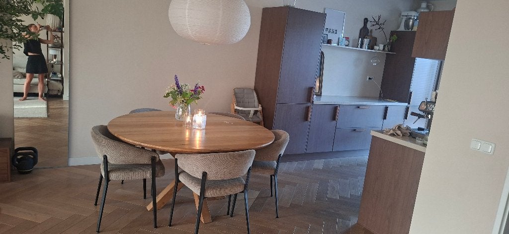Massief houten eettafel diameter 150cm, Huis en Inrichting, Tafels | Eettafels, Gebruikt, 100 tot 150 cm, 100 tot 150 cm, Vijf personen of meer