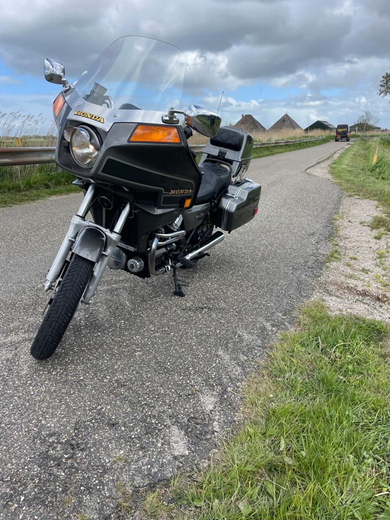 Honda GL650 Silver Wing Interstate 1983 - Topstaat, Cardan-aandrijving, 2 cilinders, Gebruikt, Particulier