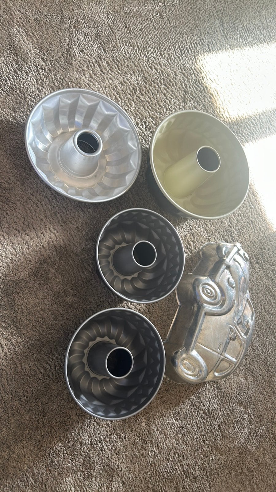 5 bakvormen nieuw enof 1 x gebruikt, Hobby en Vrije tijd, Taarten en Cupcakes maken, Ophalen of Verzenden, Zo goed als nieuw, Taarten