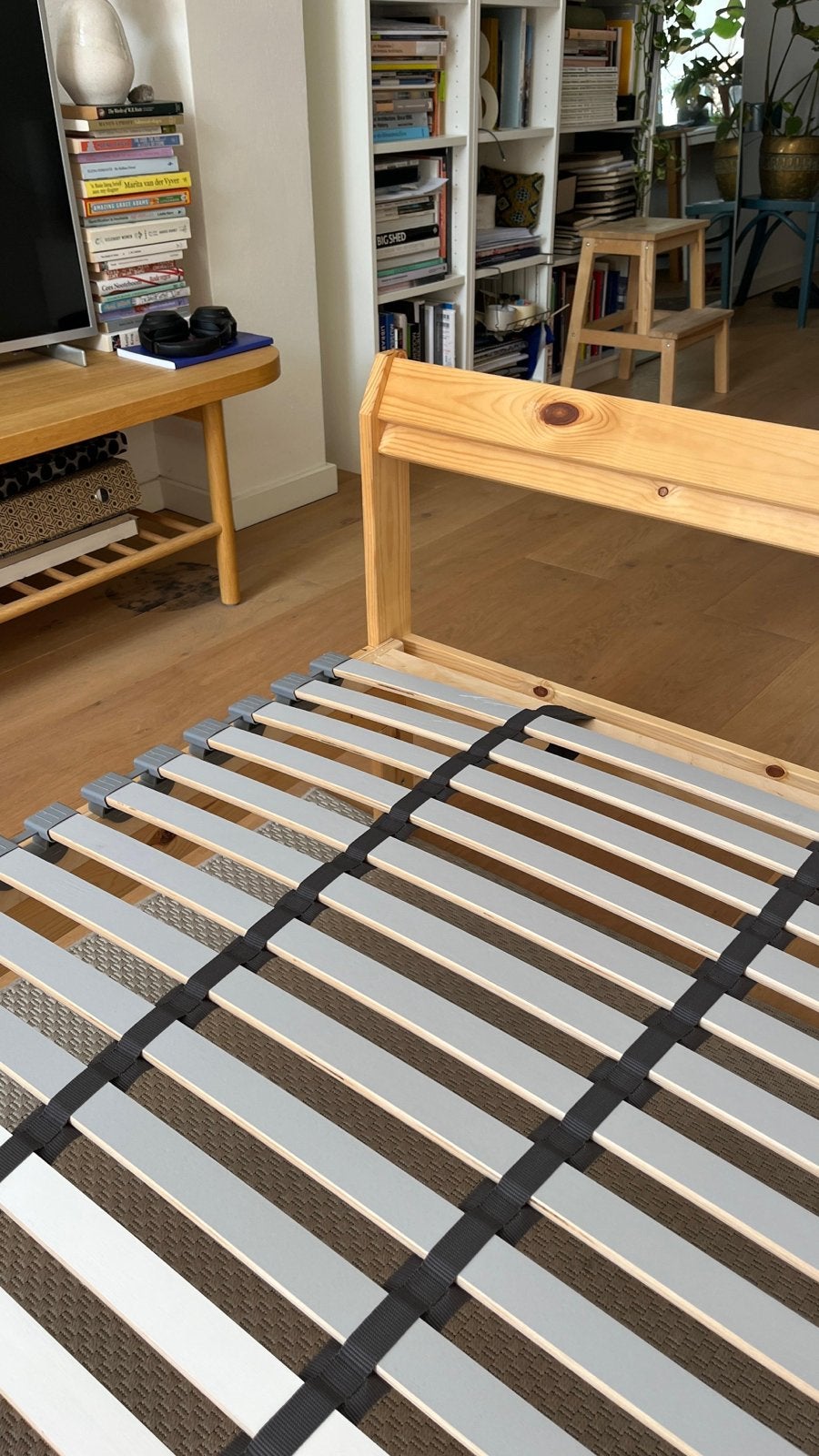 IKEA Eenpersoonsbed 90x200cm (NEIDEN, LÖNSET), Ophalen, 90 cm, Eenpersoons, Wit