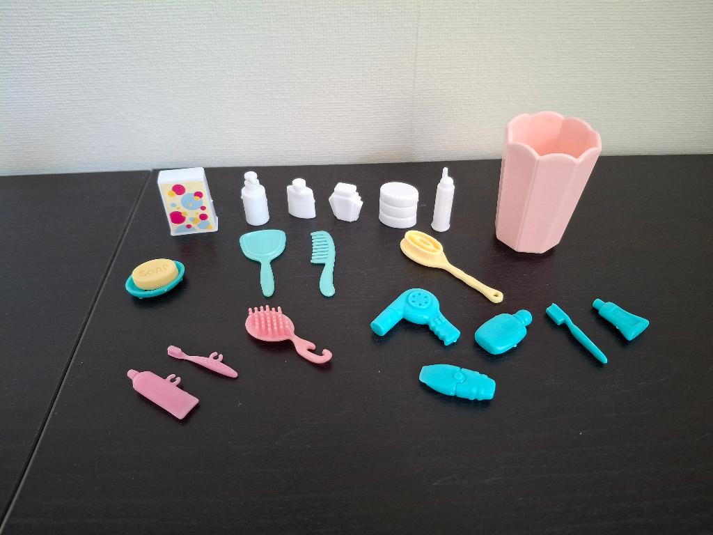 Barbie badjas en badkamer set 1995, Kinderen en Baby's, Ophalen of Verzenden, Gebruikt, Barbie