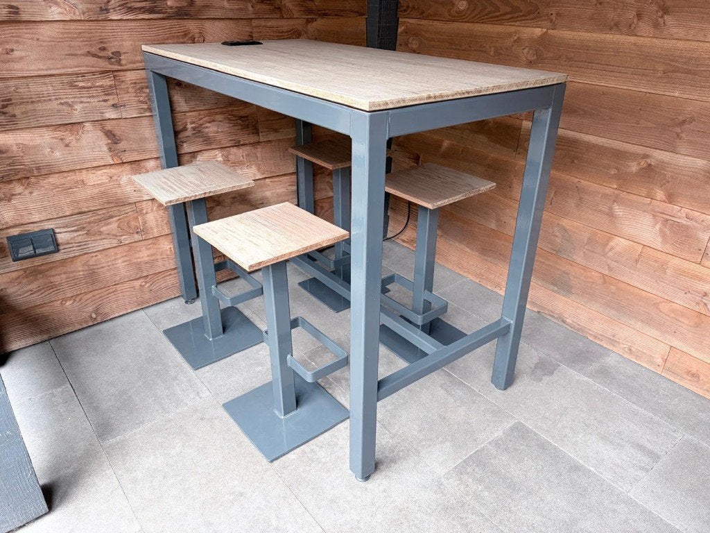 5 Delig hoge tafel/barset met krukken, Ophalen, Zo goed als nieuw