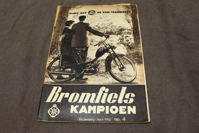 blad Bromfiets Kampioen april 1956 Maxwell, Ophalen of Verzenden, Gebruikt