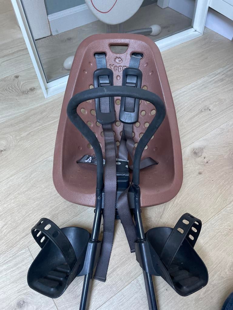 Yepp voorzitje Bruin met Voetsteuntjes, Fietsen en Brommers, Fietsaccessoires | Fietsstoeltjes, Ophalen, Achterzitje, 9 t/m 18 kg