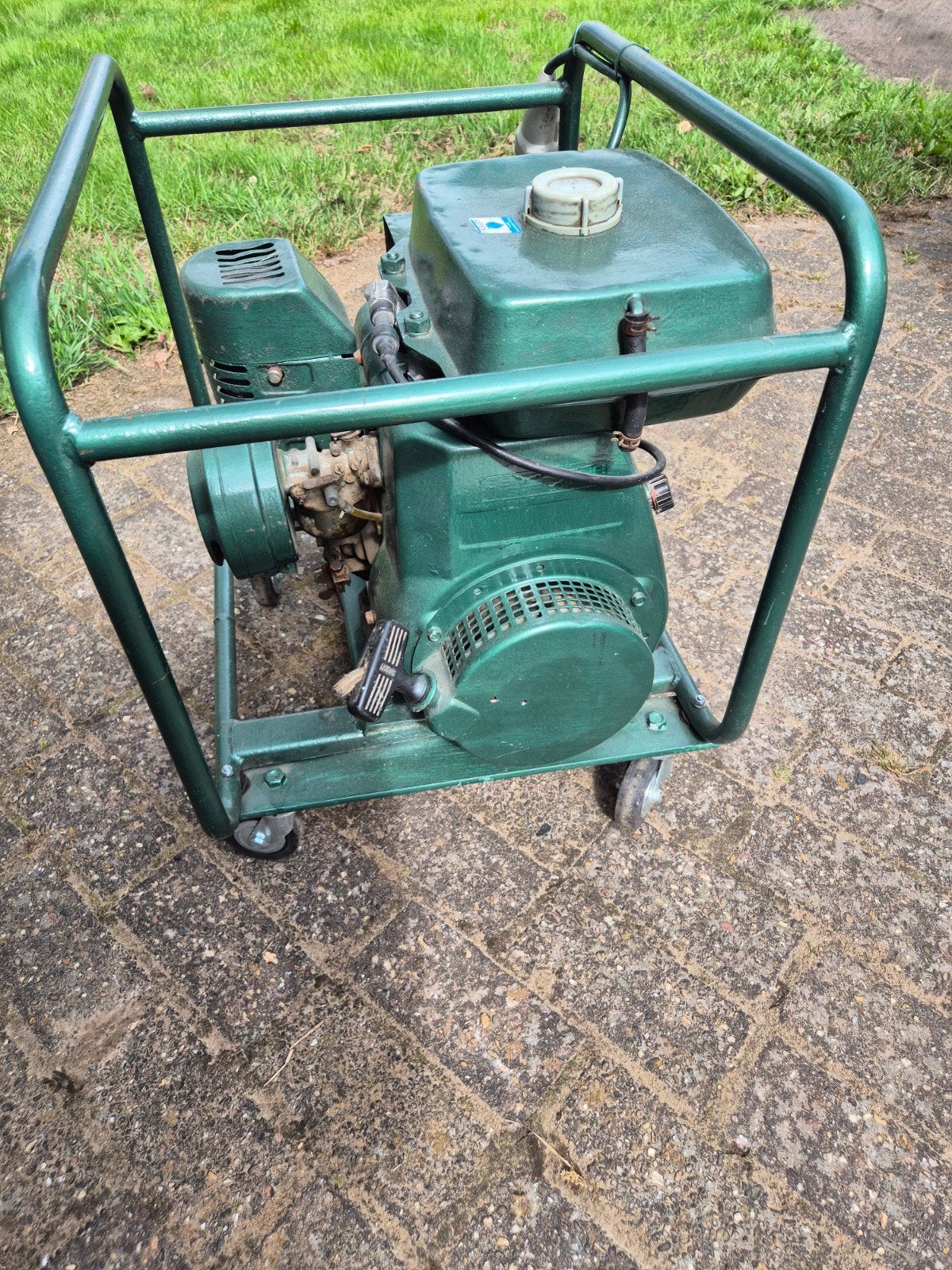 Iseki benzine aggregaat 220v, Ophalen, Gebruikt