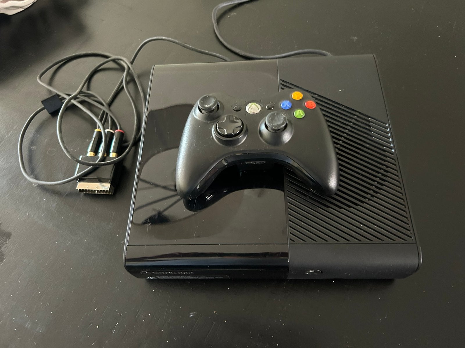 XBox 360e incl 1 controller & GTA5, Ophalen, Xbox One, Met 1 controller, 500 GB