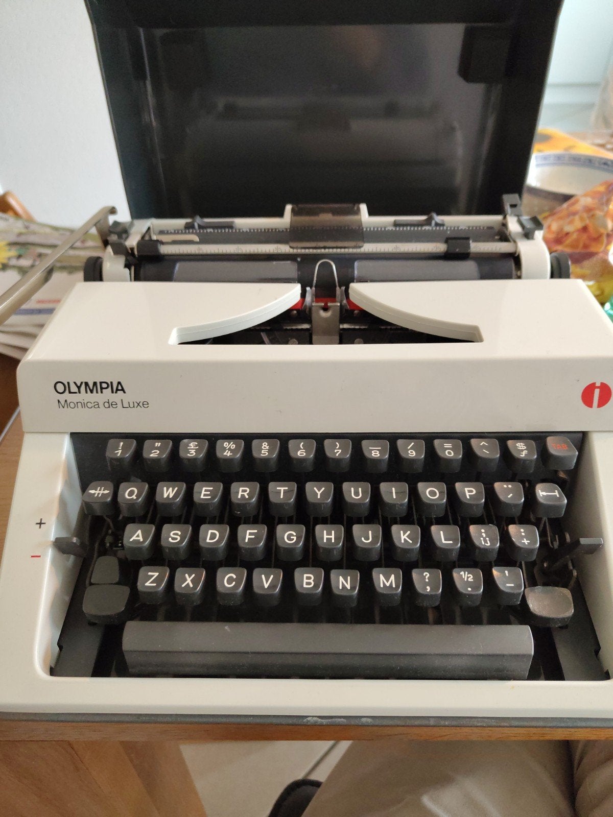 Olympia typemachine, Ophalen