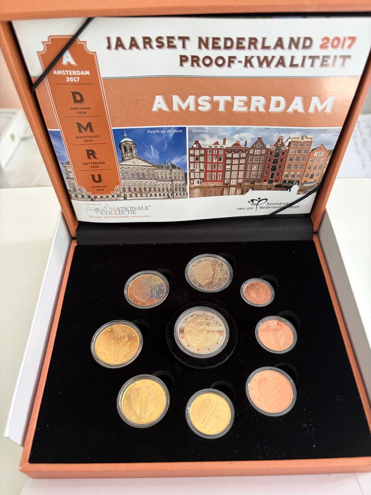 Proofset Nederland 2017 - Jaarset Amsterdam, Postzegels en Munten, Munten | Nederland, Verzenden, Koningin Beatrix, Euro's, Setje
