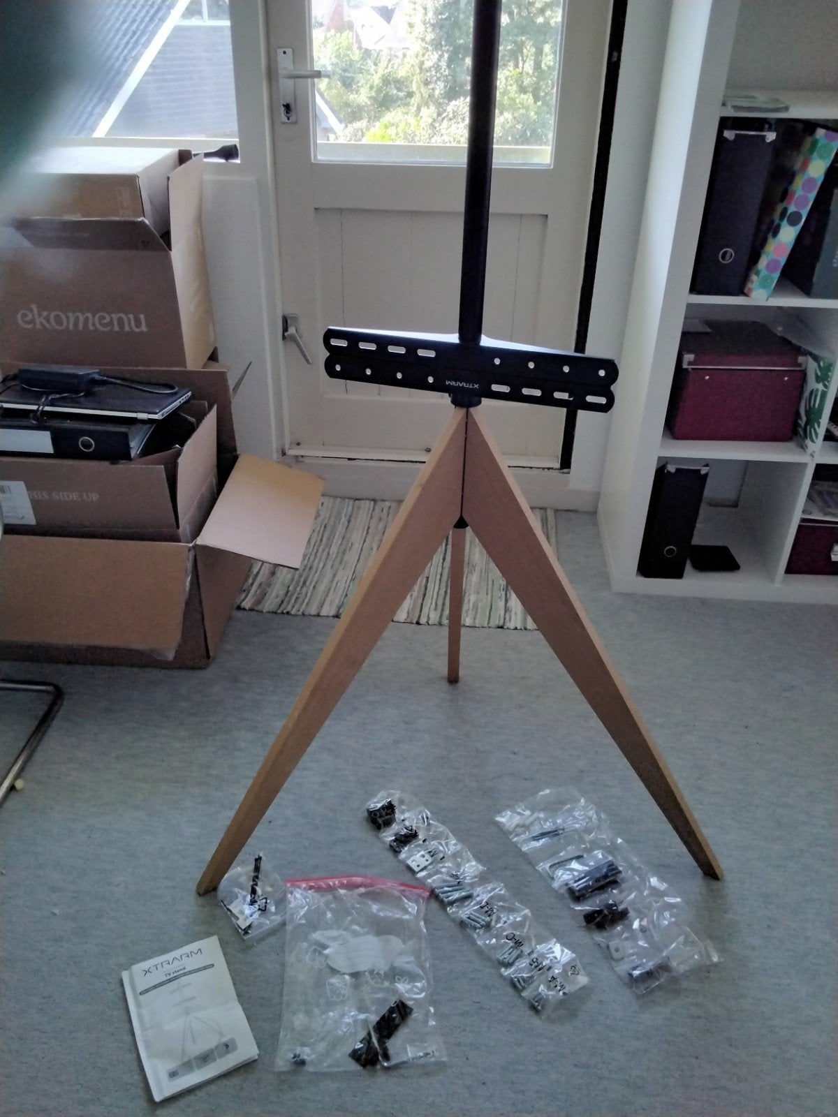 TV Standaard Hout met VESA Beugel - XTRARM, Ophalen, Zo goed als nieuw