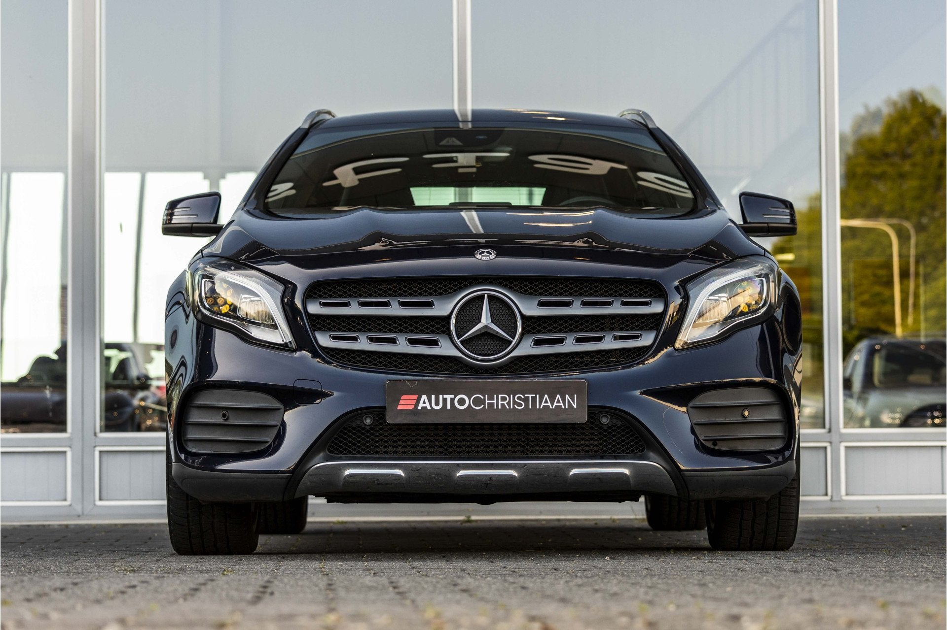 Mercedes-Benz GLA 180 Business Solution AMG Upgrade Edition, Auto's, 12 maanden, Gebruikt, 4 cilinders, Blauw