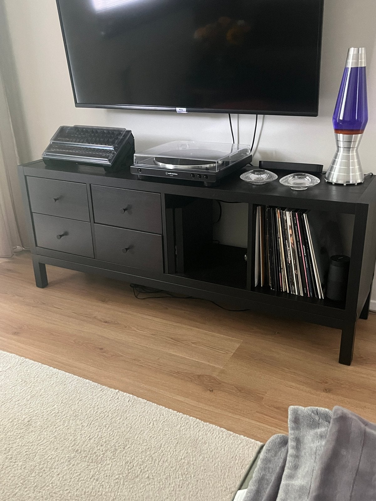IKEA KALLAX tv-meubel met onderstel en 4 lades, Ophalen, 100 tot 150 cm, Zo goed als nieuw, Minder dan 100 cm