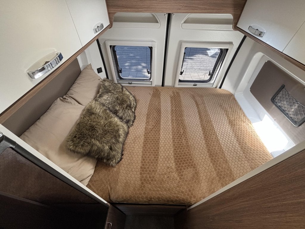 Pilote V 600 DWARSBED EURO 6 ZONNEPANEEL 5.99M BEIGE LEDER, Fiat, Pilote, Bedrijf, Tot en met 3
