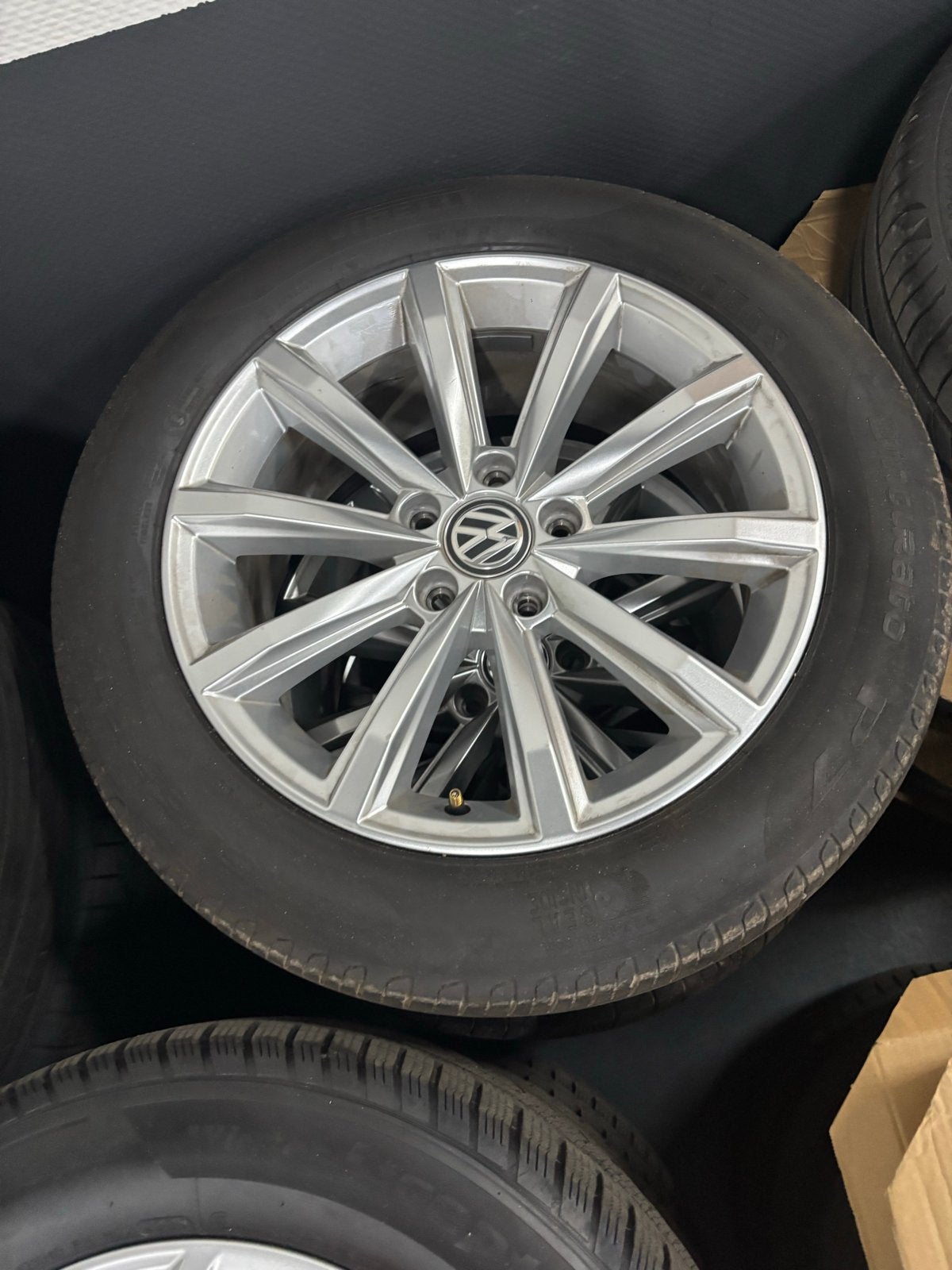 Volkswagen passat 17 inch velgen met zomerbanden 215/55 R17, Ophalen, Banden en Velgen, 17 inch, Personenwagen