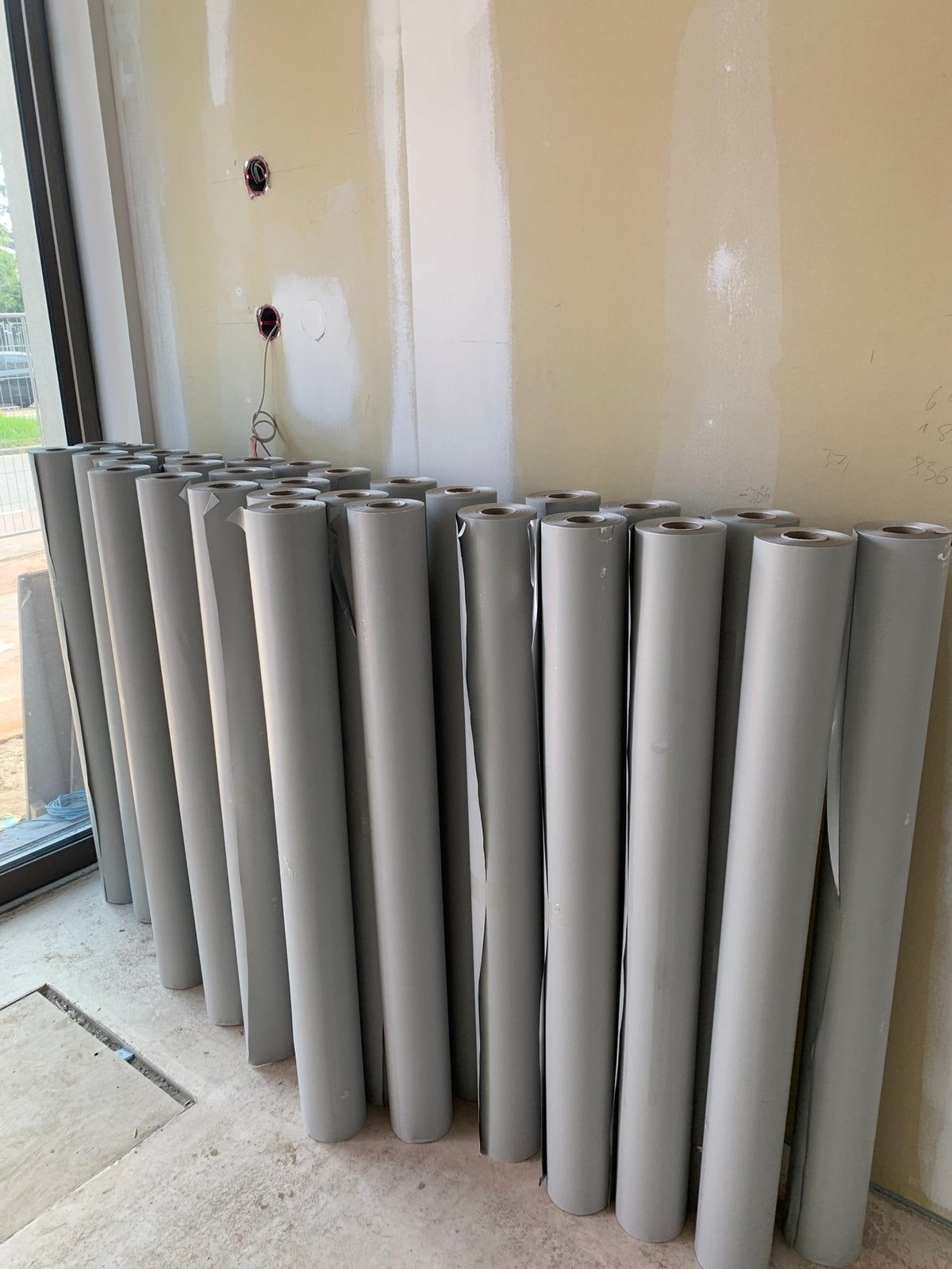 2 rollen stucloper + 1 rol grijs Duct tape 50/50, Ophalen of Verzenden, Zo goed als nieuw, Pvc, Afvoer