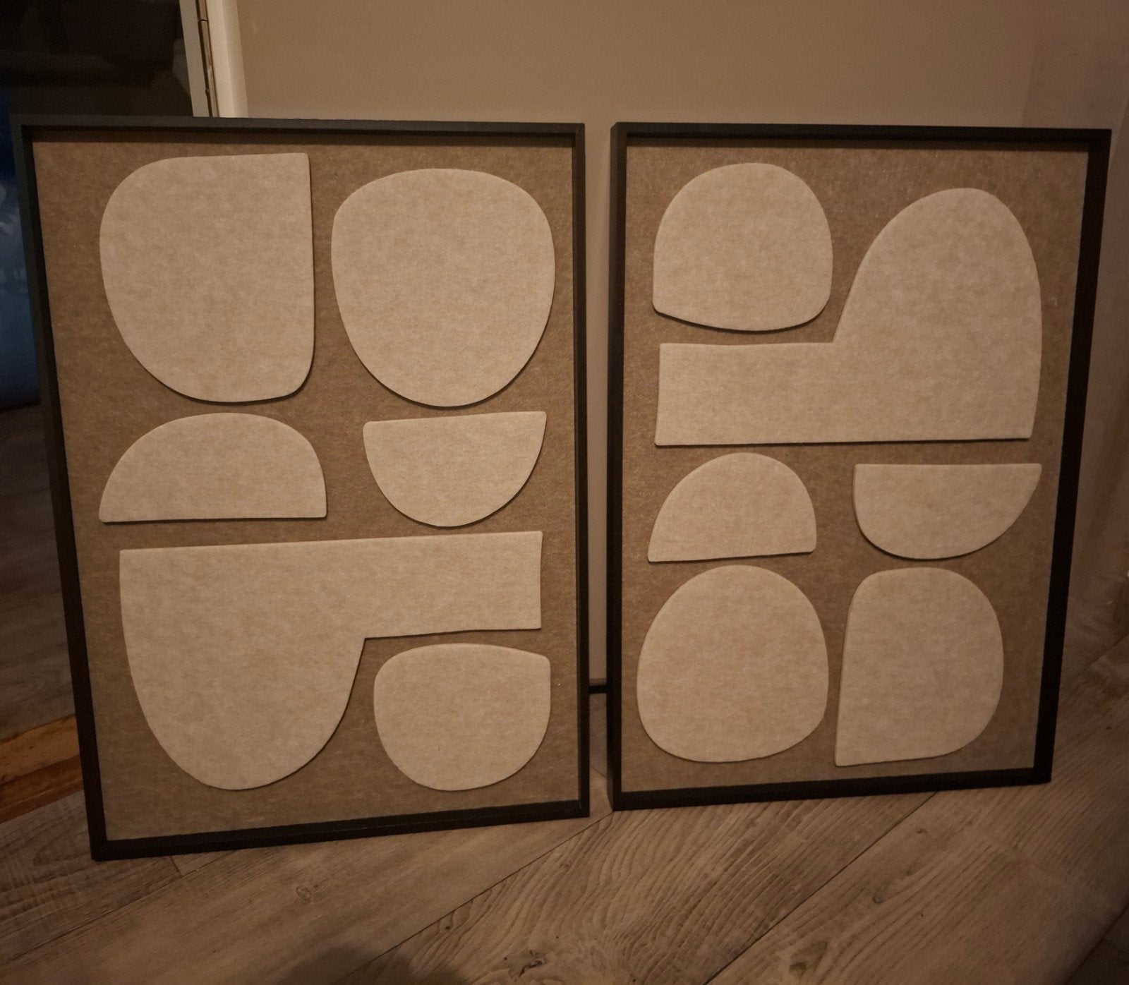 Set van 2 abstracte vilten wandpanelen., Huis en Inrichting, Ophalen