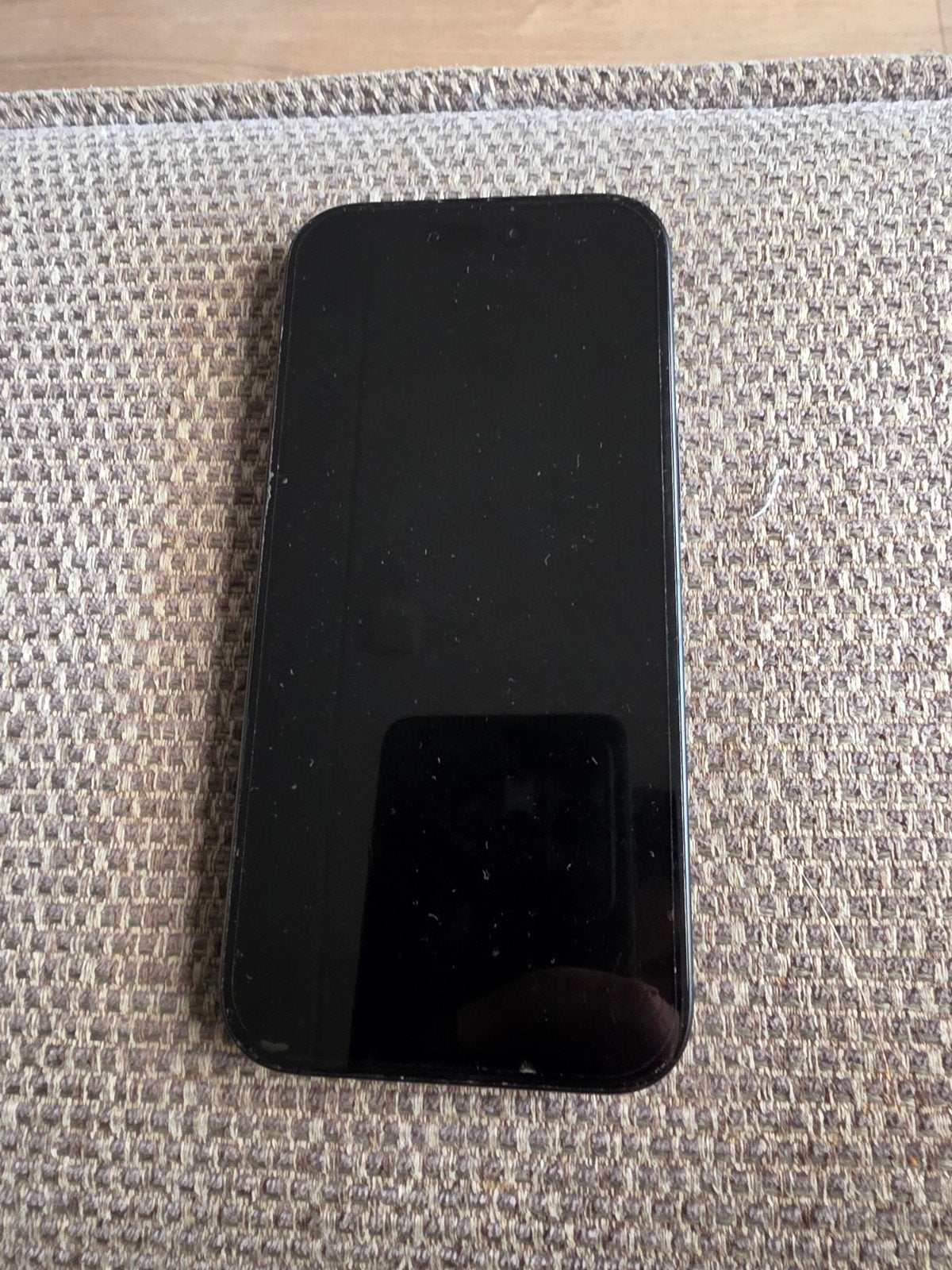 Apple iPhone 15 128GB zwart - Batterij 87%