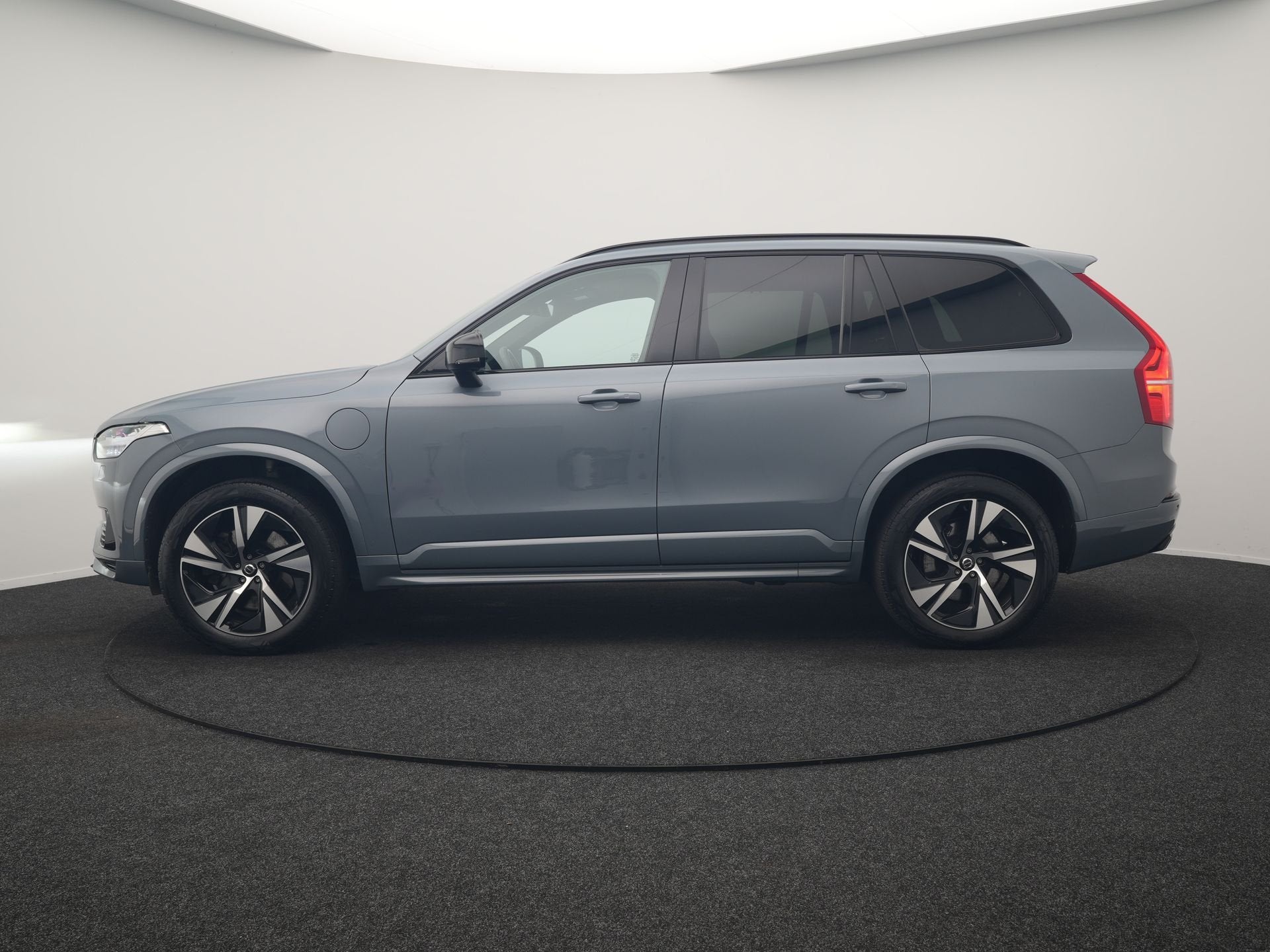 Volvo XC90 T8 Recharge AWD R-Design Long Range PHEV 456pk De, Auto's, Dealer onderhouden, Gebruikt, 1969 cc, 7 stoelen