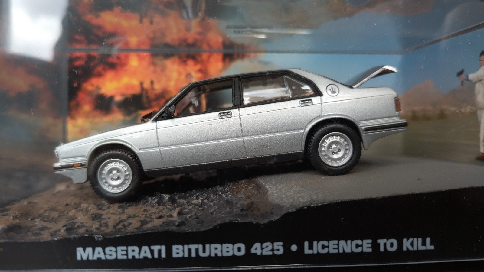 Maserati Biturbo 1:43 James Bond 007 license to kill Pol, Hobby en Vrije tijd, Overige merken, Auto, Verzenden, Nieuw