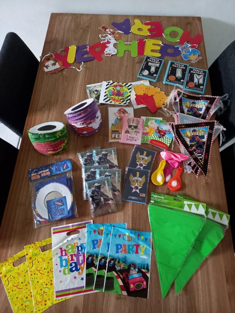 Heel veel feestversiering, Ophalen of Verzenden, Zo goed als nieuw, Versiering, Verjaardag
