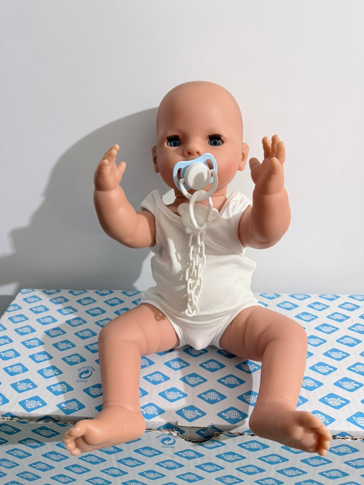 Schildkröt baby pop jongetje Finn 40cm, Ophalen of Verzenden, Zo goed als nieuw, Babypop