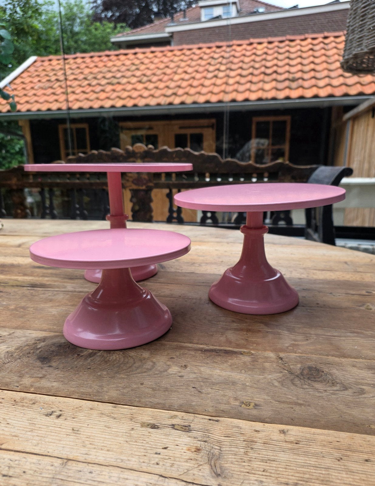 Set van 3 roze emaille taartplateaus - Zo goed als nieuw!, Ophalen of Verzenden