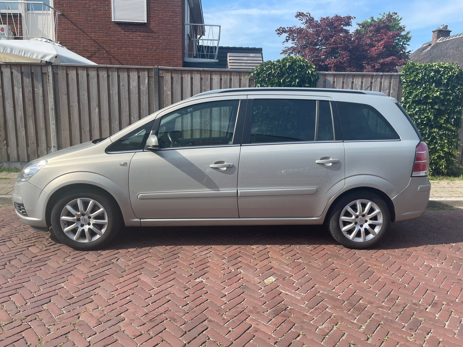 Opel Zafira 2.2 AUT 2006 Grijs  7 Persoons, Auto's, Opel, Bedrijf, Zafira, ABS, Airbags, Airconditioning, Alarm, Bi-Xenon koplampen