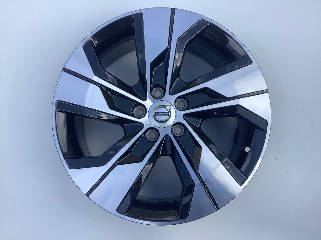 1 losse 18 inch Velg Volvo V60 Cross Country (vanaf 2018), Ophalen, 18 inch, Gebruikt, Velg(en)