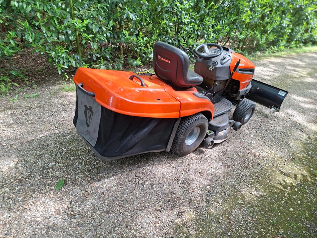Husqvarna CTH 151 kawasaki Hydrostaat opvangbak, Ophalen, Gebruikt, Stiga