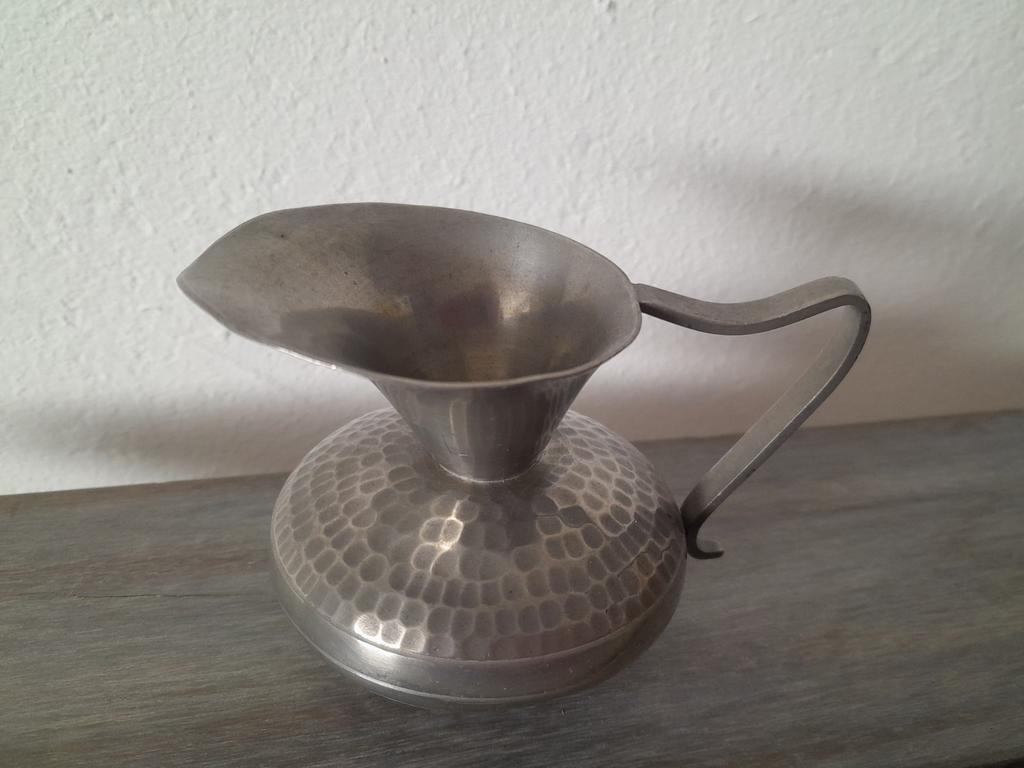 vintage melkkan van T.K.F, handmade vervaardigd in Indonesië, Antiek en Kunst, Antiek | Tin, Ophalen of Verzenden