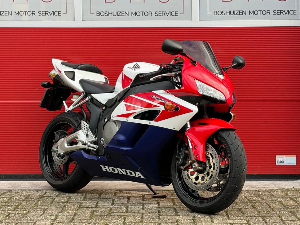 HONDA CBR 1000 RR FIREBLADE, HONDA, 4 cilinders, Motorrijbewijs A, Bedrijf
